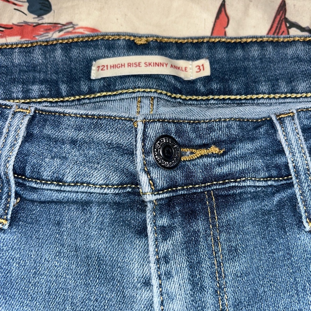 Levi's High Rise Blue Jeans Timeless Denim
